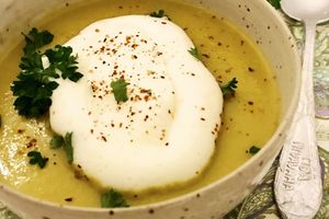 Soupe de pomme de terre et de poireau et sa chantilly aux 5 baies et piment d'Espelette -Bataille Food #41