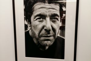 Les people de Richard Dumas dansent la Polka