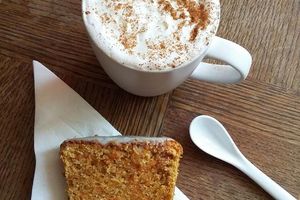 chai latte et carrot cake