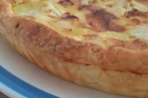 Tarte feuilletée pommes de terre, poulet.