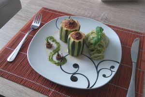Concombre farcis et cappelini au pesto