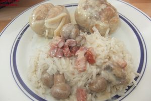 Paupiettes de porc sauce lardons et champignons au wok