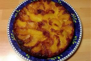 Quatre-quarts aux pommes caramélisées