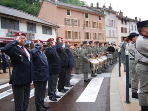 Cérémonie de passation du drapeau des villes médaillées de la Résistance entre les communes de Montceau-Les-Mines et Nantua