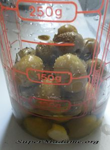 recette de tapenade verte à l'ail et aux anchois