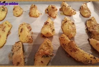 Recette: Quartiers de pommes de terre au parmesan