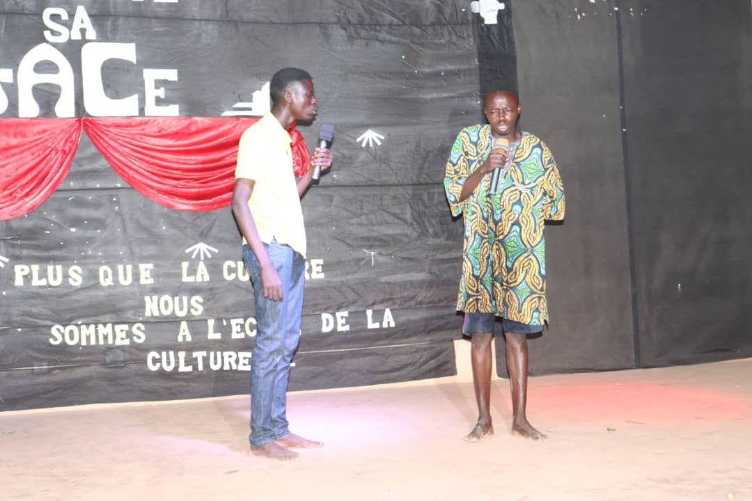 Gros et Métis : Le duo de comédie émergent et prometteur au Bénin 5 Spectacle Gros et métis comédiens béninois