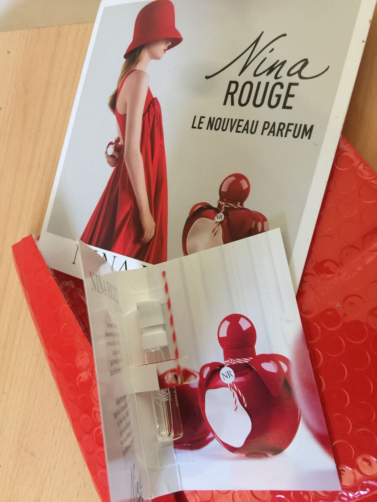 Echantillon Parfum Nina Rouge Nina Ricci - Poppy Testeuse