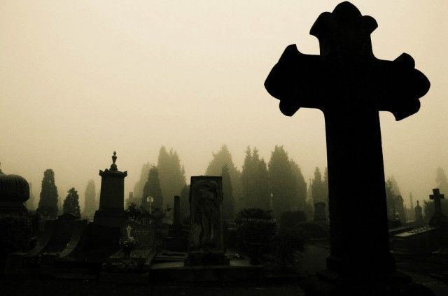 Prière n°82 : Prière à Sainte Radegonde pour la protection des cimetières et des morts, esprits nocturnes