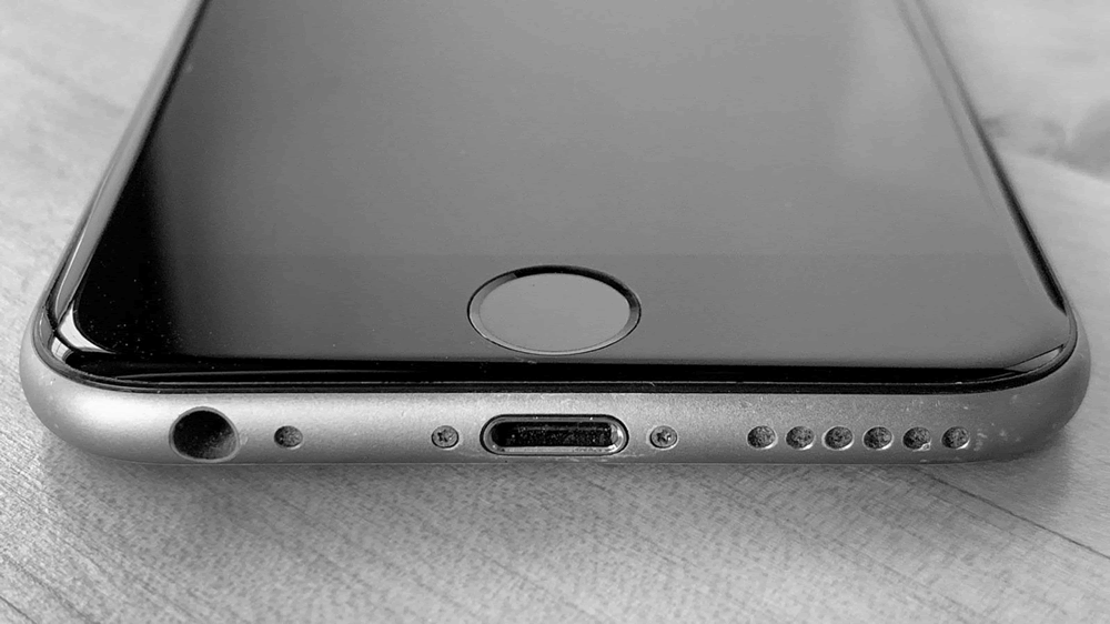Comment réparer un iPhone 7 qui a un problème d'écran noir ? - Tech Lab