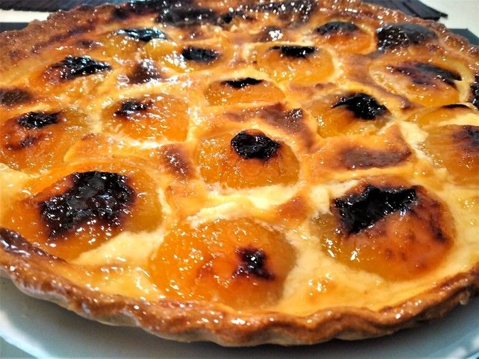 Tarte aux abricots à la crème pâtissière maison