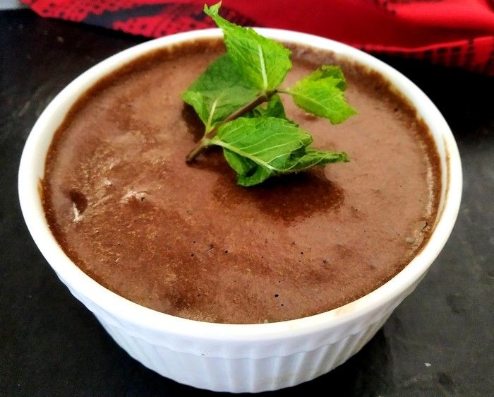 Mousse au chocolat en ramequin