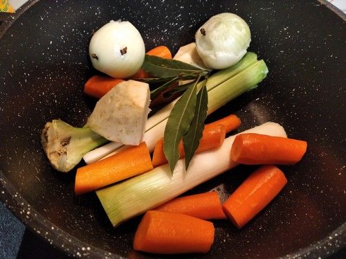 Ingrédients du bouillon pour la blanquette