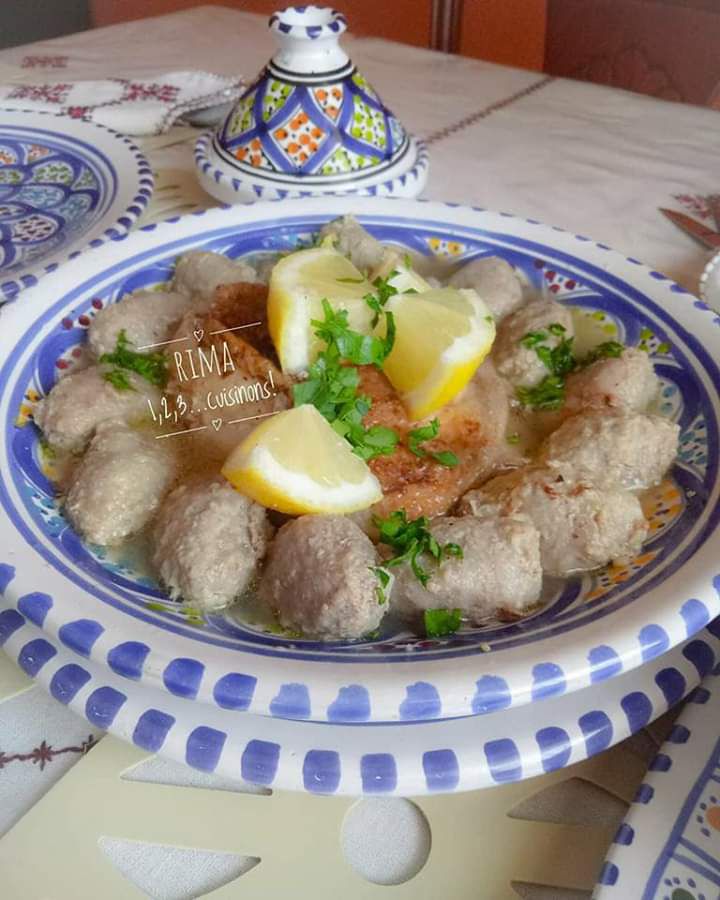 Kefta traditionnelle Constantinoise ( tajine de bâtonnets de viande hachée )