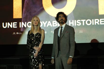 NICOLE KIDMAN et DEV PATEL Avant-première du film LION au Gaumont Opéra (10/02/2017)