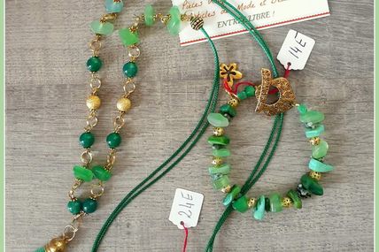 Parure de verts collier et bracelet perles naturelles
