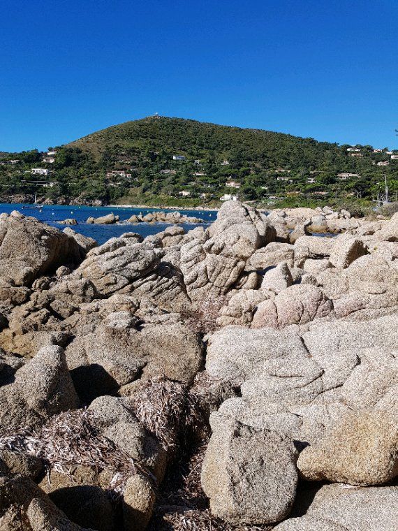 Depart pour la plage de l Escalet par le sentier des douaniers