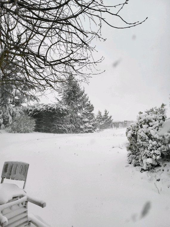 La neige est revenue et c est pas un poisson d'avril