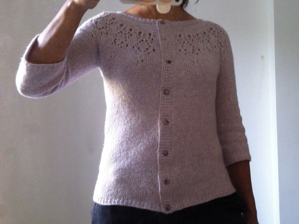 Tuto : Sauver un gilet qui baille entre les boutonnières