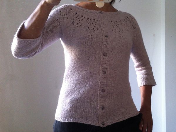 Tuto : Sauver un gilet qui baille entre les boutonnières