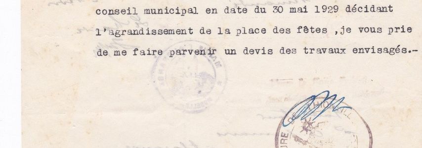 Aplanissement de la place des Fêtes et W.C. (Place François Mitterrand actuelle) en 1929