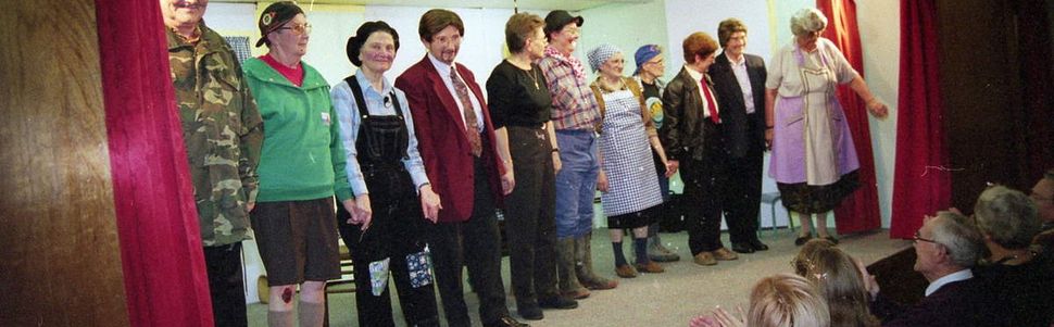 Le petit théâtre de Maintien en Forme sur scène en 2000 à Algrange