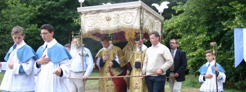 Fête-Dieu : Messe, préparation, pique-nique et procession