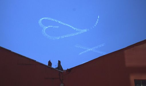 Skywriting à Lyon avant la fête des mères ?
